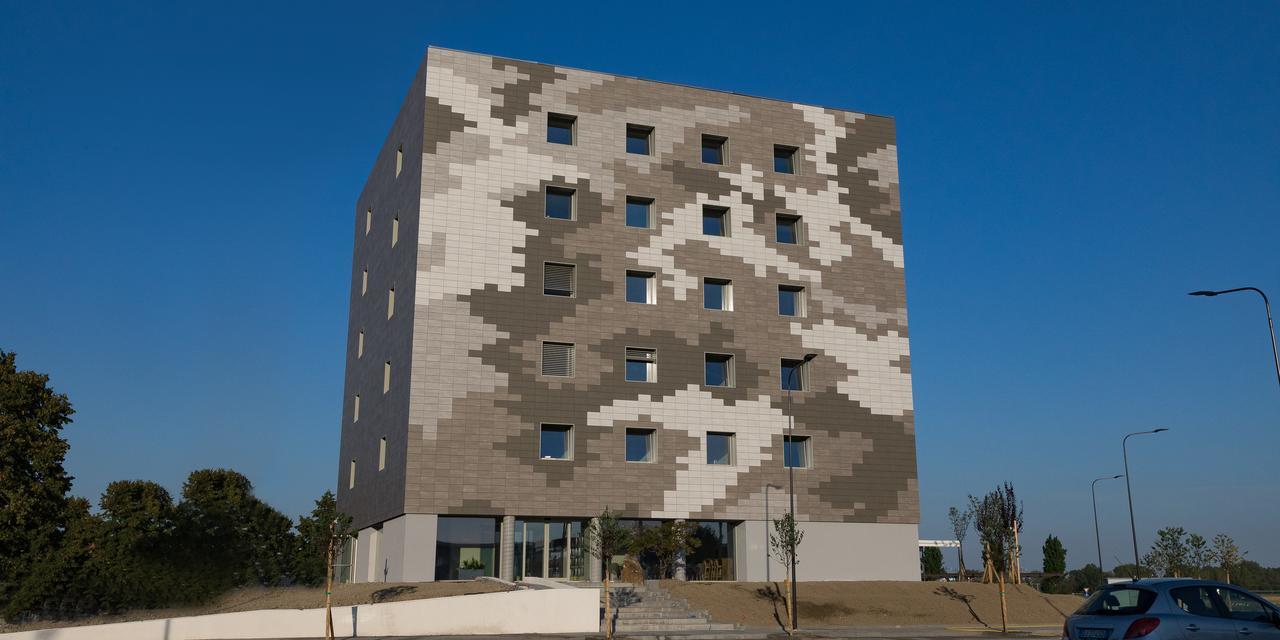 Hotel The Cube Fidenza Esterno foto