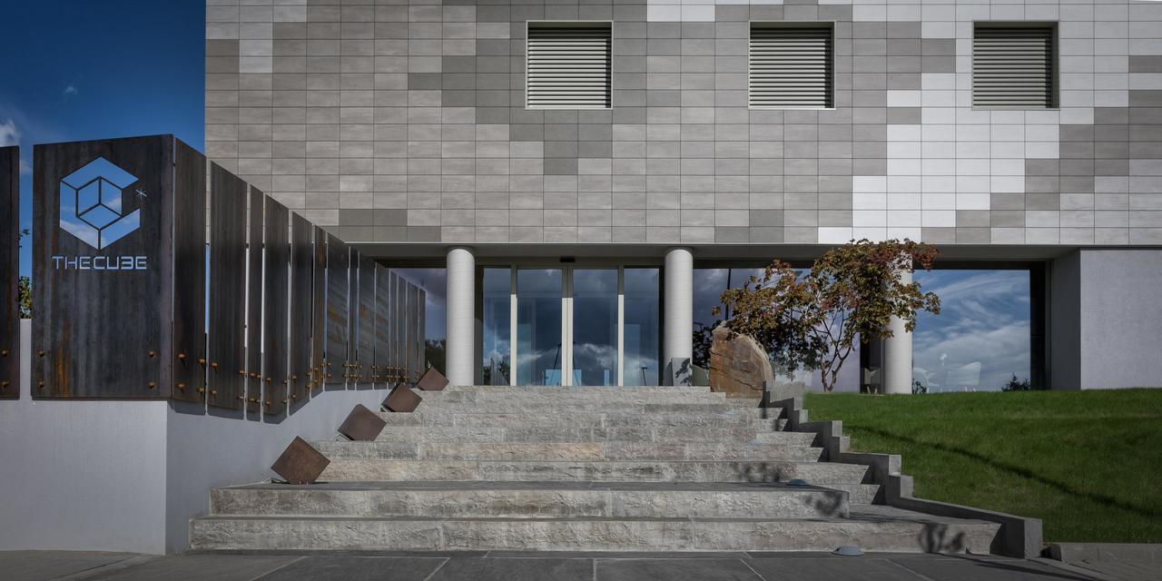 Hotel The Cube Fidenza Esterno foto