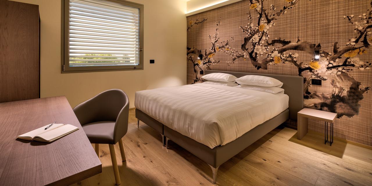 Hotel The Cube Fidenza Esterno foto